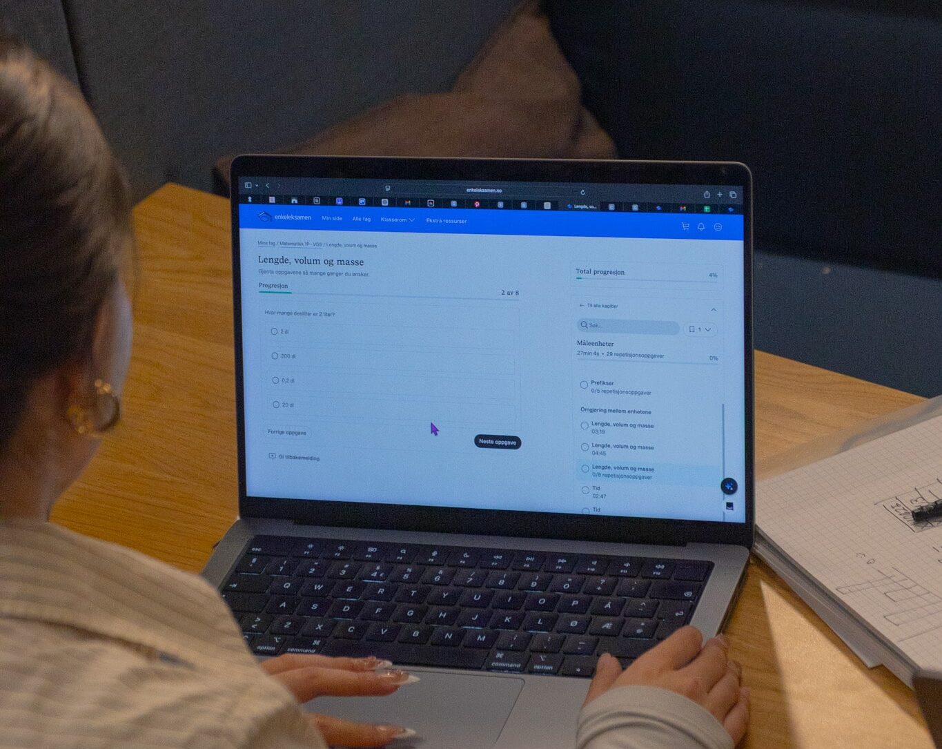 Repeter pensum og øv på oppgaver når det passer deg, slik at du får aktiv læring av pensum