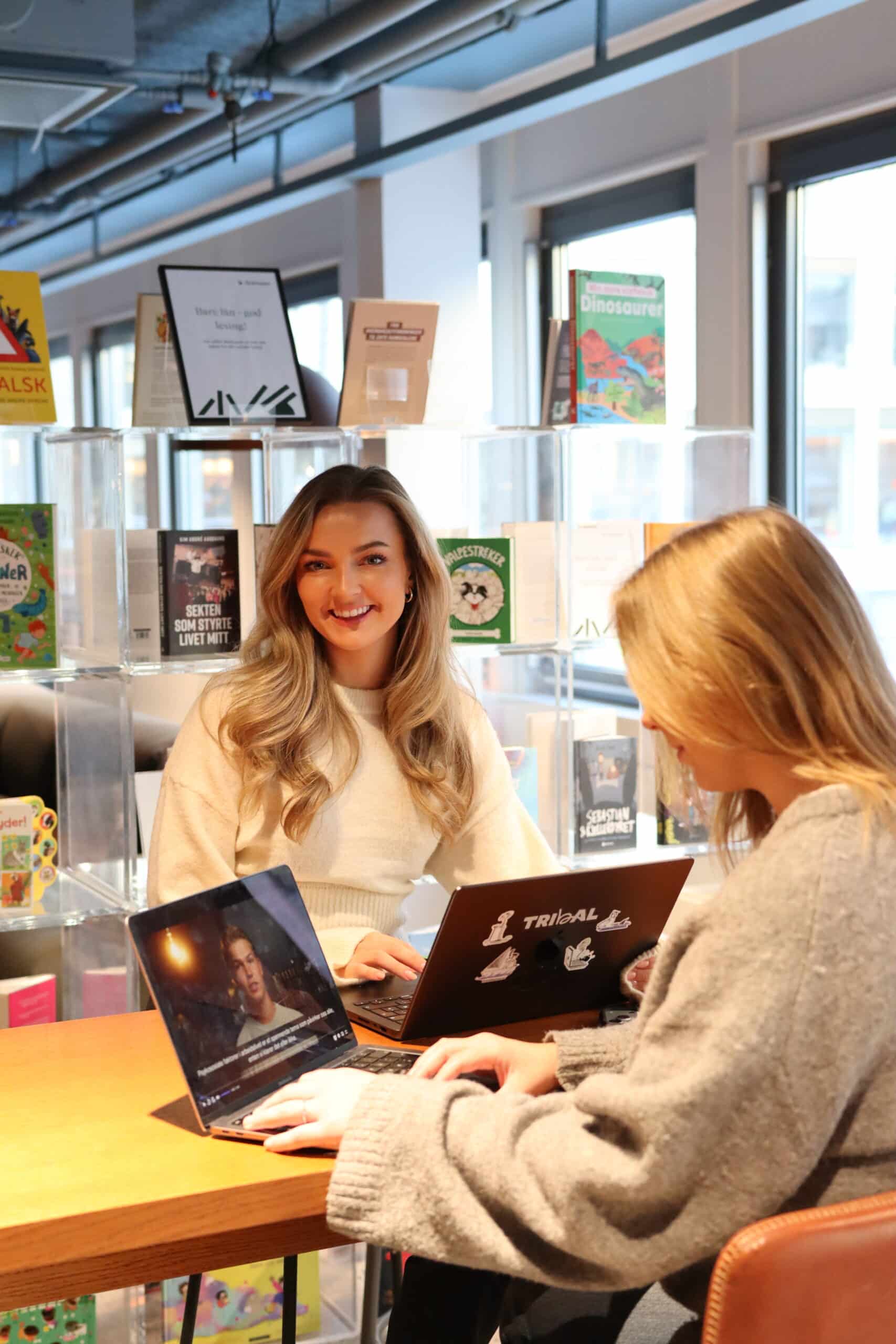 To elever jobber med matematikk for å forbedre karakter