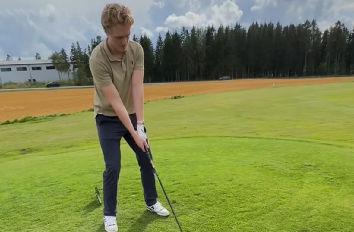 “Lang reisevei og travle dager gjorde det vanskelig å følge forelesningene” – Oskar, 21 år