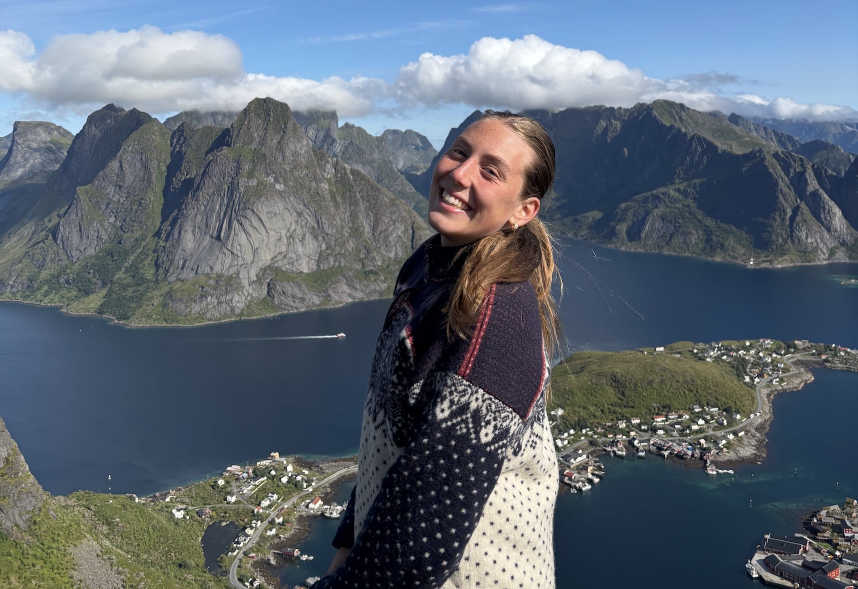 “Som privatist fikk jeg endelig friheten jeg savnet – og toppkarakter på kjøpet” – Leonore, 18 år