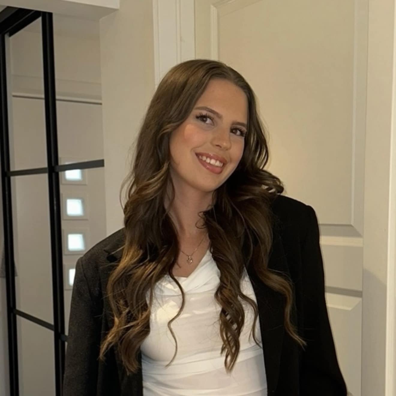 “EnkelEksamen har hjulpet meg med å få toppkarakterer” – Olivia, 23 år