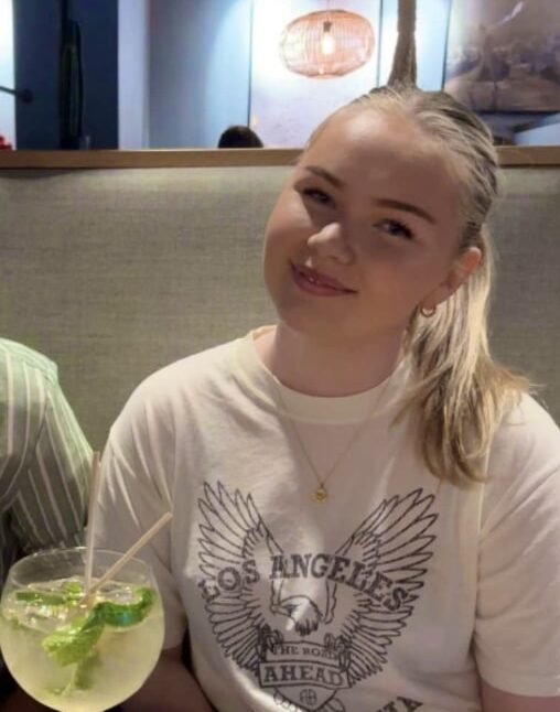Thea (21) får kontroll på studiet med EnkelEkasmen, og har tid til å nyte fritid og reiser