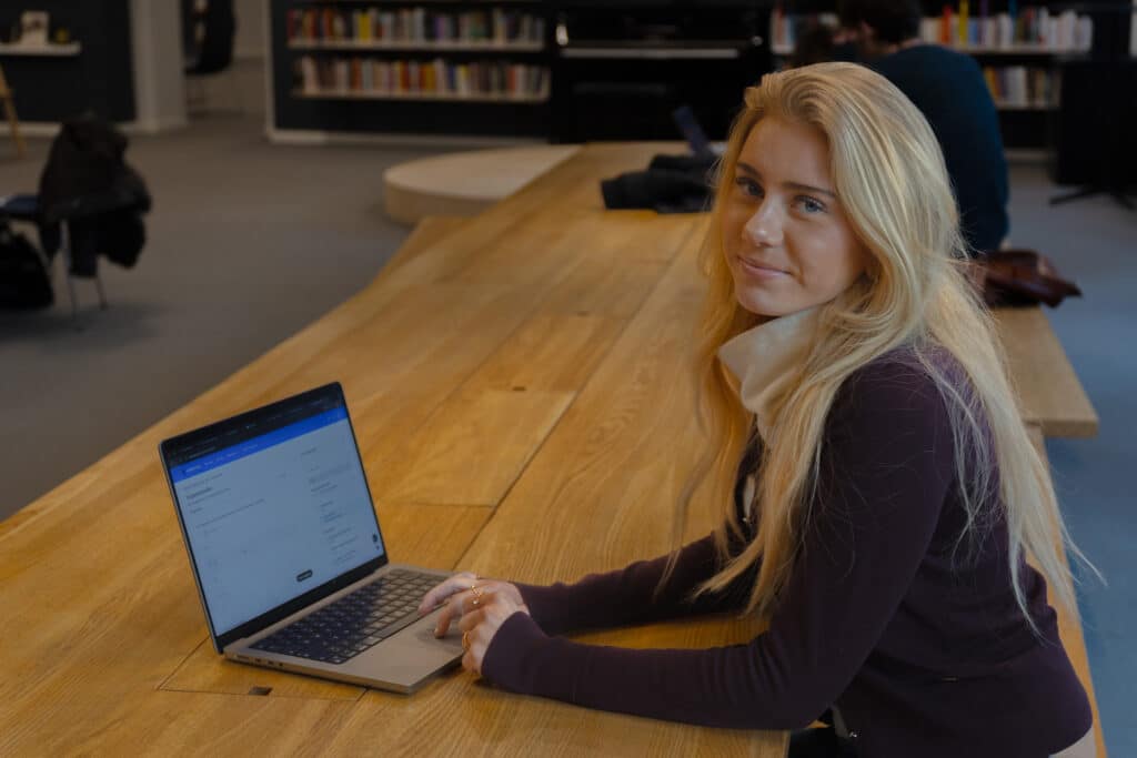 Elev med matematikk-fag på ungdomsskolen, fornøyd med effektiv læring